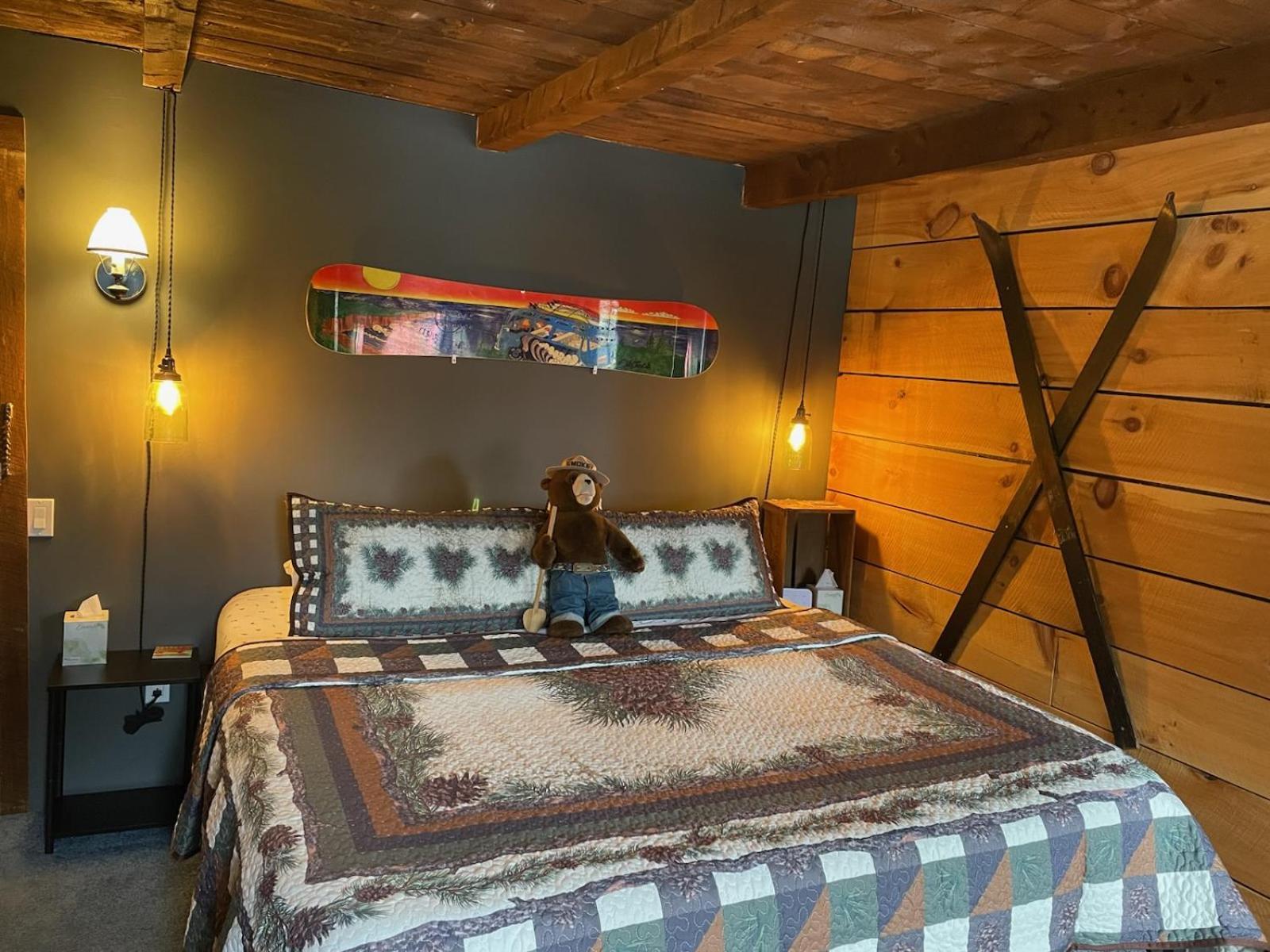 Grunberg Haus Inn & Cabins Waterbury Bagian luar foto