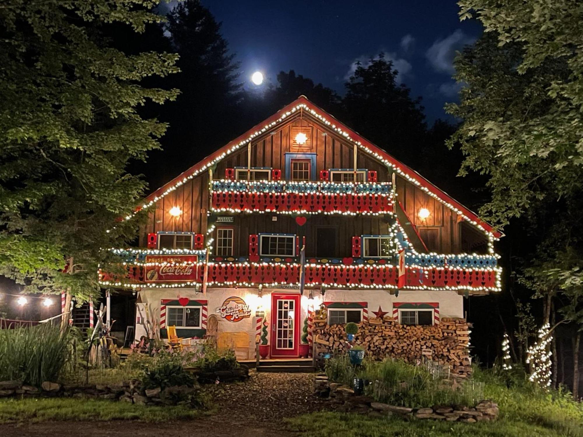 Grunberg Haus Inn & Cabins Waterbury Bagian luar foto
