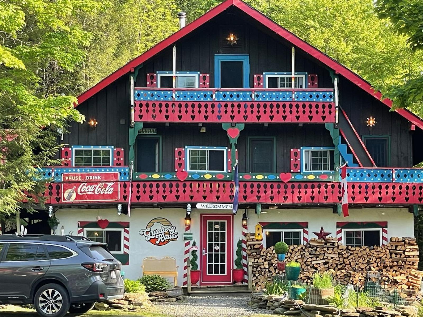 Grunberg Haus Inn & Cabins Waterbury Bagian luar foto
