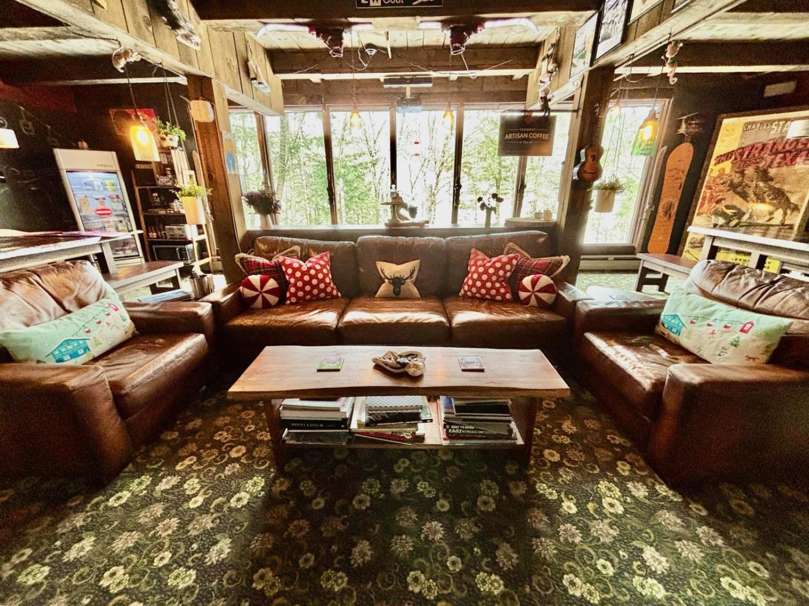 Grunberg Haus Inn & Cabins Waterbury Bagian luar foto